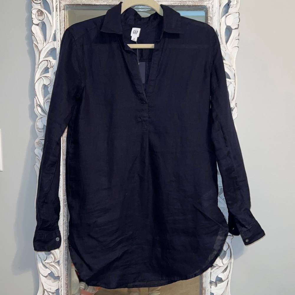 Navy blue linen gap shirt